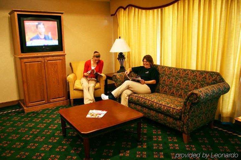 Countryside Inn Jackson Room photo